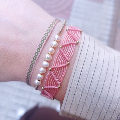 Designed and handwoven to be worn at all times using traditional artisanal handcrafting and techniques that take plenty of time and love  Details:  - Handwoven using Polyester  -Can be worn in the water  - Stainless steel "LeJu London" logo/tag  - Width 3mm