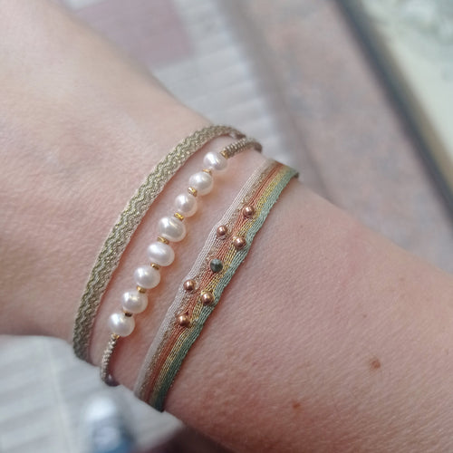 Designed and handwoven to be worn at all times using traditional artisanal handcrafting and techniques that take plenty of time and love  Details:  - Handwoven using Polyester  -Can be worn in the water  - Stainless steel "LeJu London" logo/tag  - Width 3mm