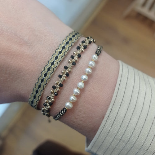 Designed and handwoven to be worn at all times using traditional artisanal handcrafting and techniques that take plenty of time and love  Details:  - Handwoven using Polyester  -Can be worn in the water  - Stainless steel "LeJu London" logo/tag  - Width 5mm