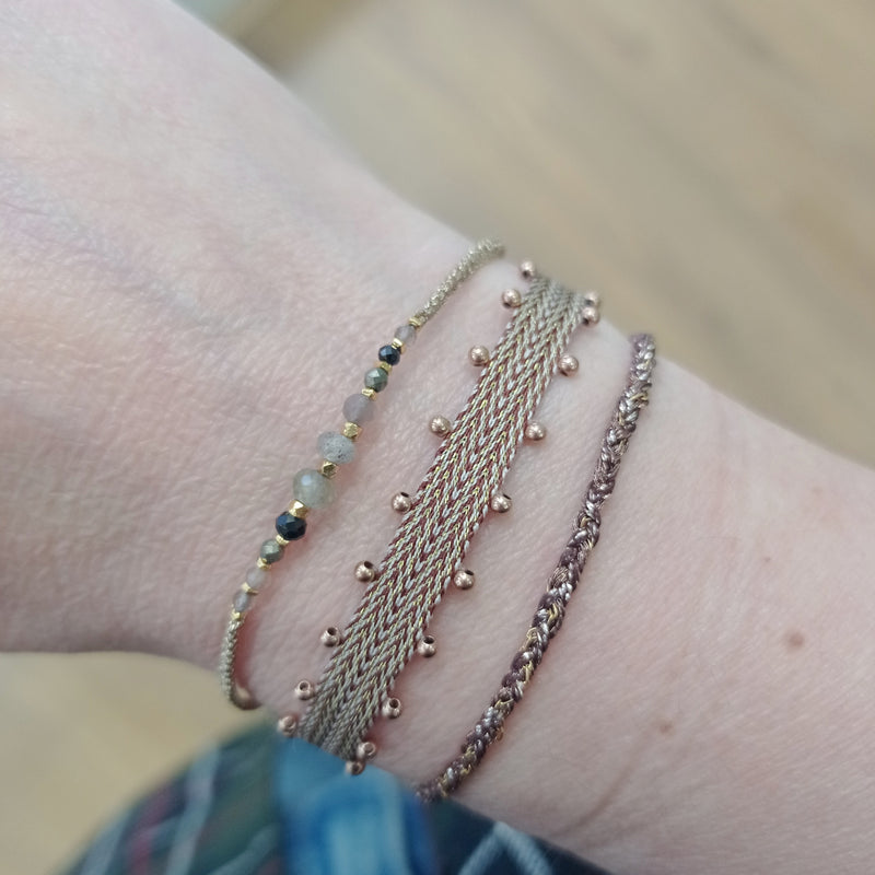 HANDMADE BOHO BRACELET IN DARK TONES FEATURING A GOLD CHAIN
