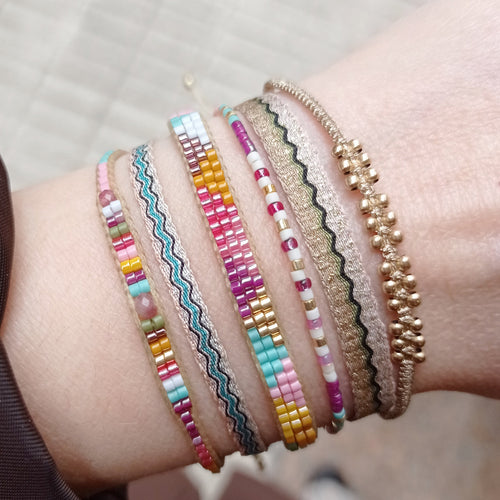 HANDMADE BEADED BRACELET IN BRIGHT TONES