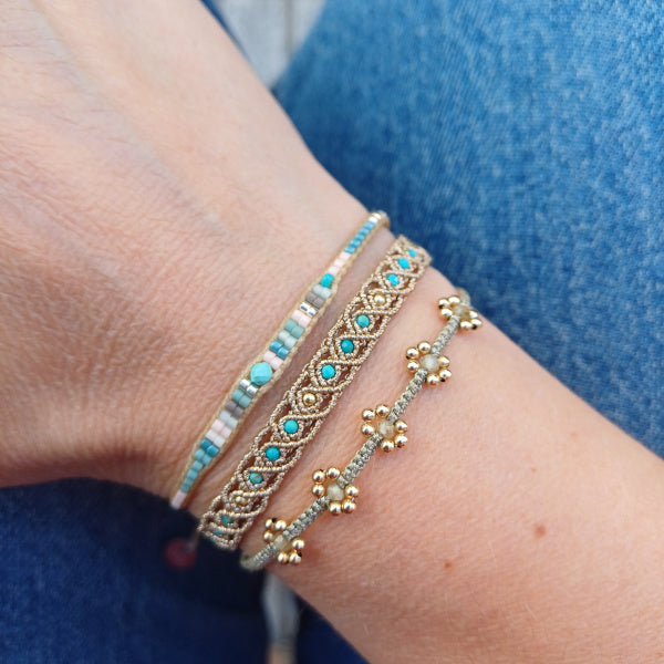 HANDMADE BEADED BRACELET IN PASTEL TONES WITH A TURQUOISE STONE