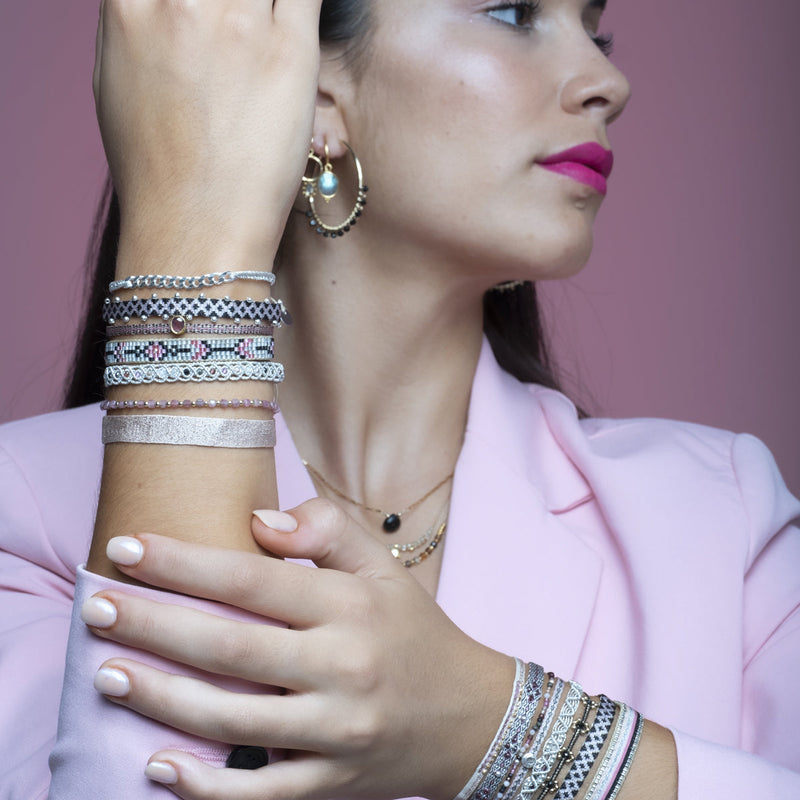 Details:      Women bracelet     Handemade bracelet      Japanese glass beads     Adjustable bracelet     Width 9mm     Can be worn in the water