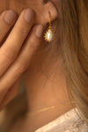HANGING PEARL EARRINGS ON MODEL