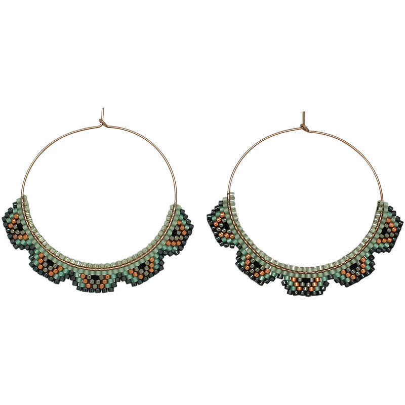 HOOP EARRINGS IN NEUTRALS TONES