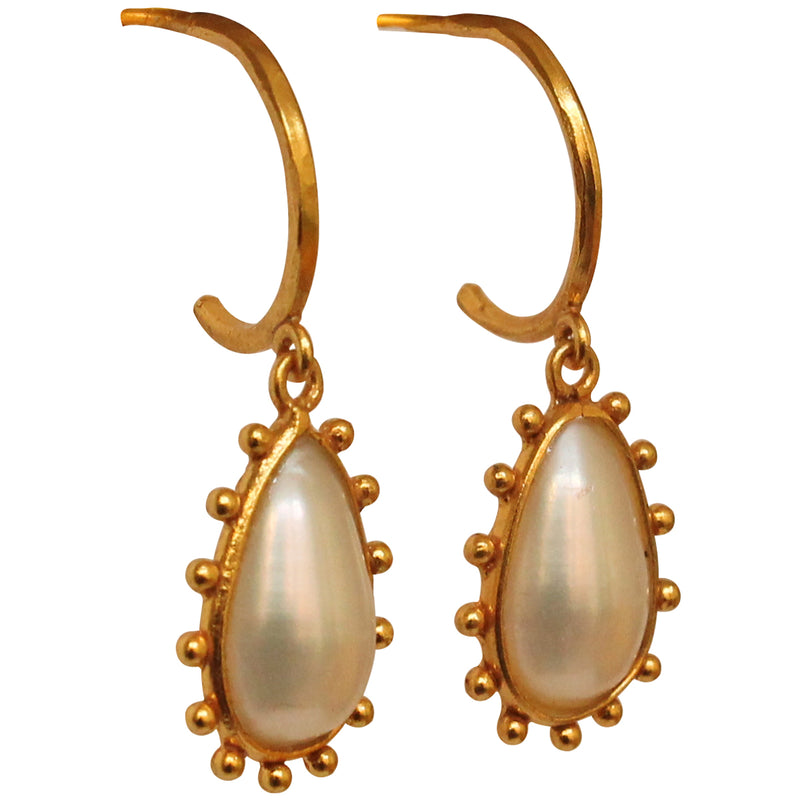HANGING PEARL EARRINGS