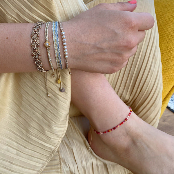 BASIC HANDMADE BRACELET IN BLUE, BEIGE AND GOLD