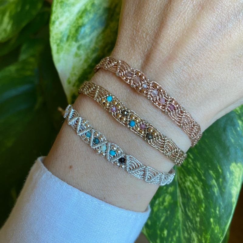 COLORSWEB HANDMADE BRACELET IN PINK TONES