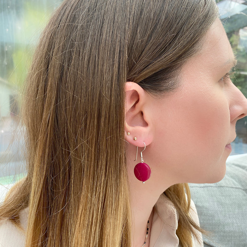 VEGETABLE IVORY EARRINGS IN FUCHSIA