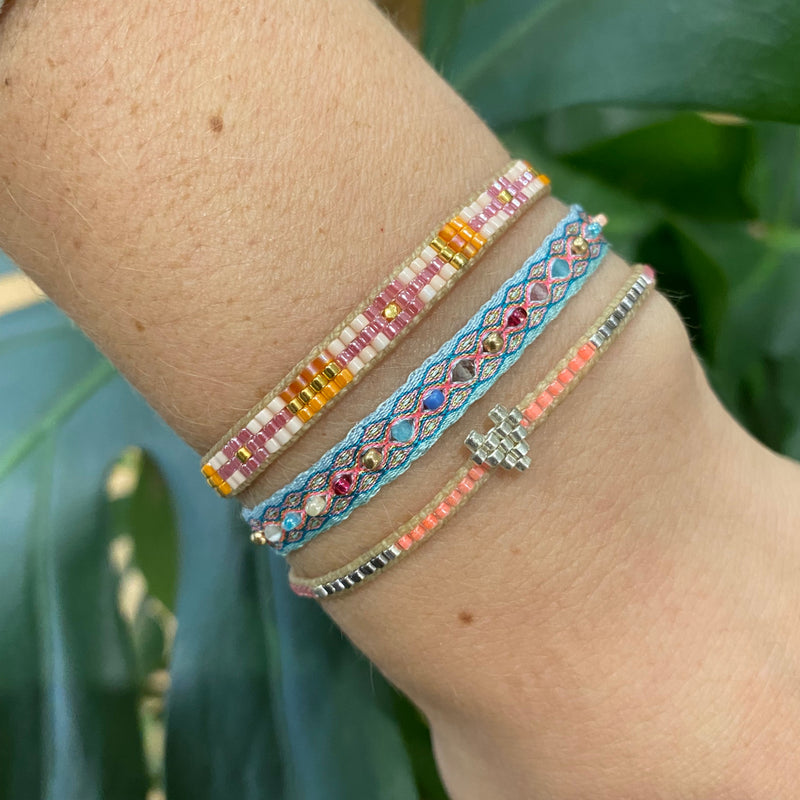 HANDWOVEN HEART BRACELET IN BRIGHT TONES AND SILVER