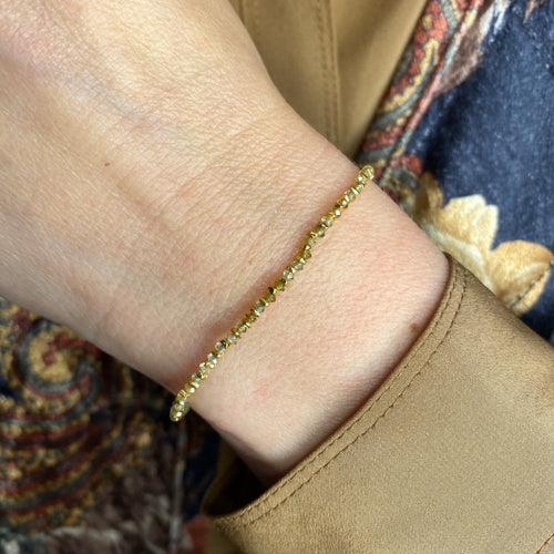  - Tsavorite Stones  - Vermeil faceted beads  - Width 2mm  -Women bracelet  - Adjustable bracelet  -Can be worn in the  water