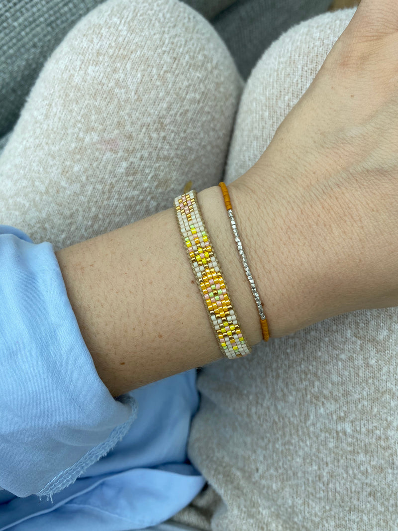 SINGLE HANDWOVEN BRACELET IN MUSTARD & SILVER