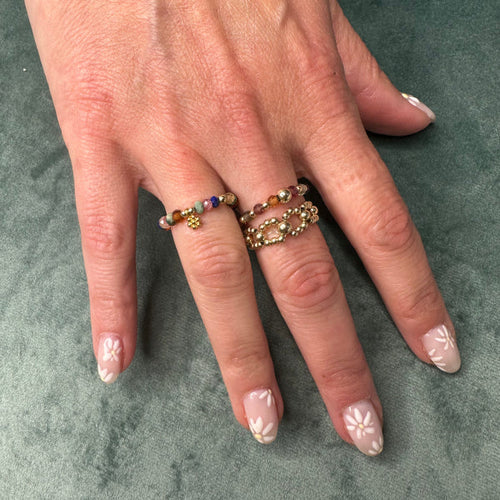 GOLD FLOWER RING