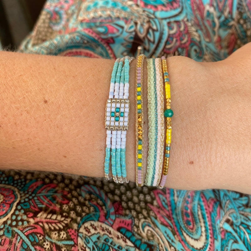 HANDMADE SINGLE GREEN ONYX STONE BRACELET