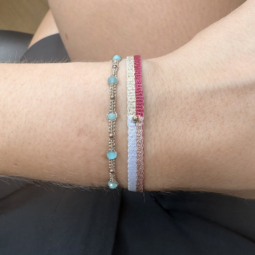 HANDWOVEN BRACELET IN BRIGHT TONES WITHONE GOLD BEAD