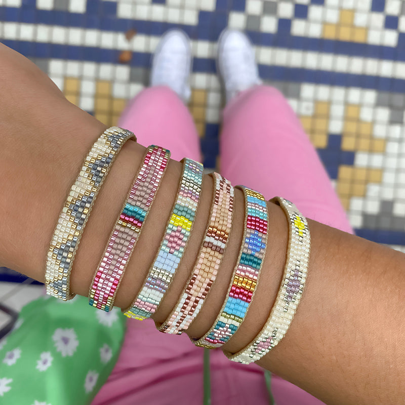 HANDMADE GLASS BEADS BRACELET IN PINK, YELLOW AND BLUE COLOURS