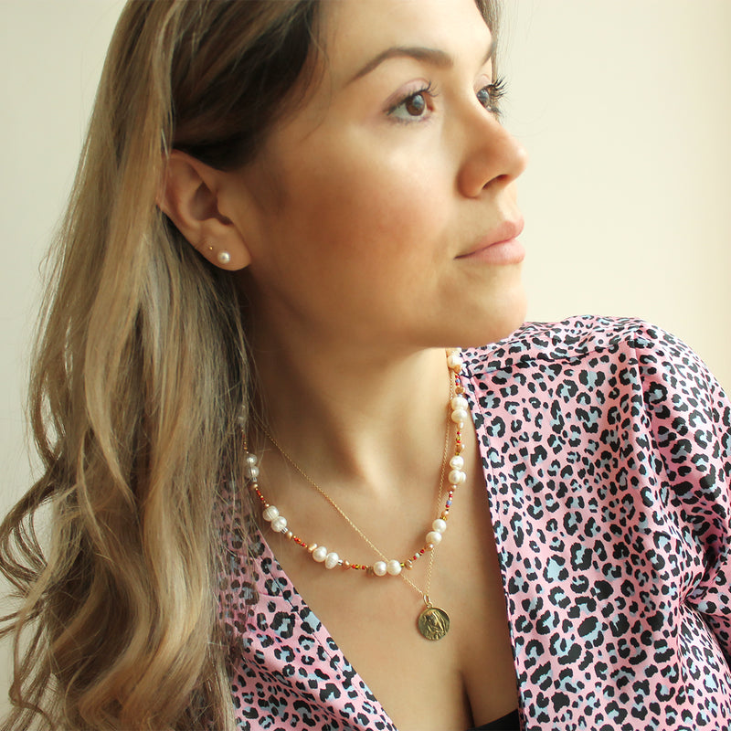 HANAUMA GOLD CHAIN AND PEARLS NECKLACE