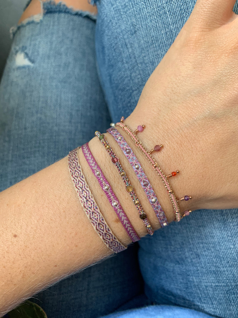 INTERMIXED STONES HANDWOVEN BRACELET IN LILAC & SILVER TONES
