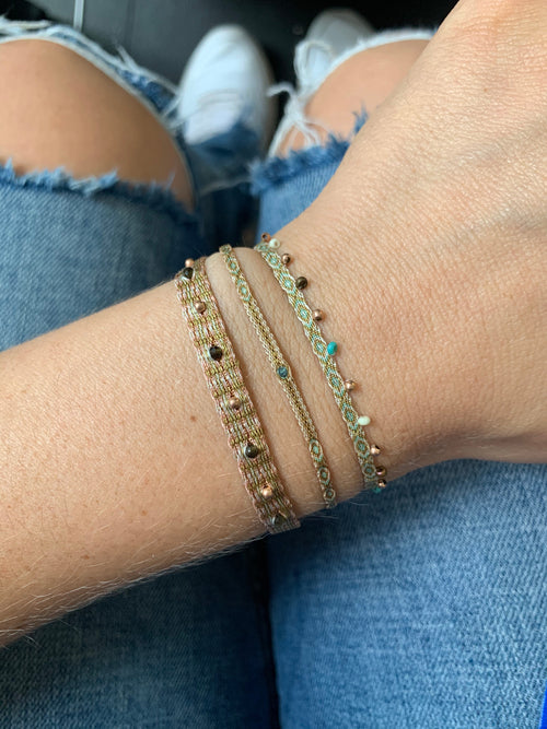 HANDMADE INTERMIXED STONES BRACELET IN NEUTRAL TONES
