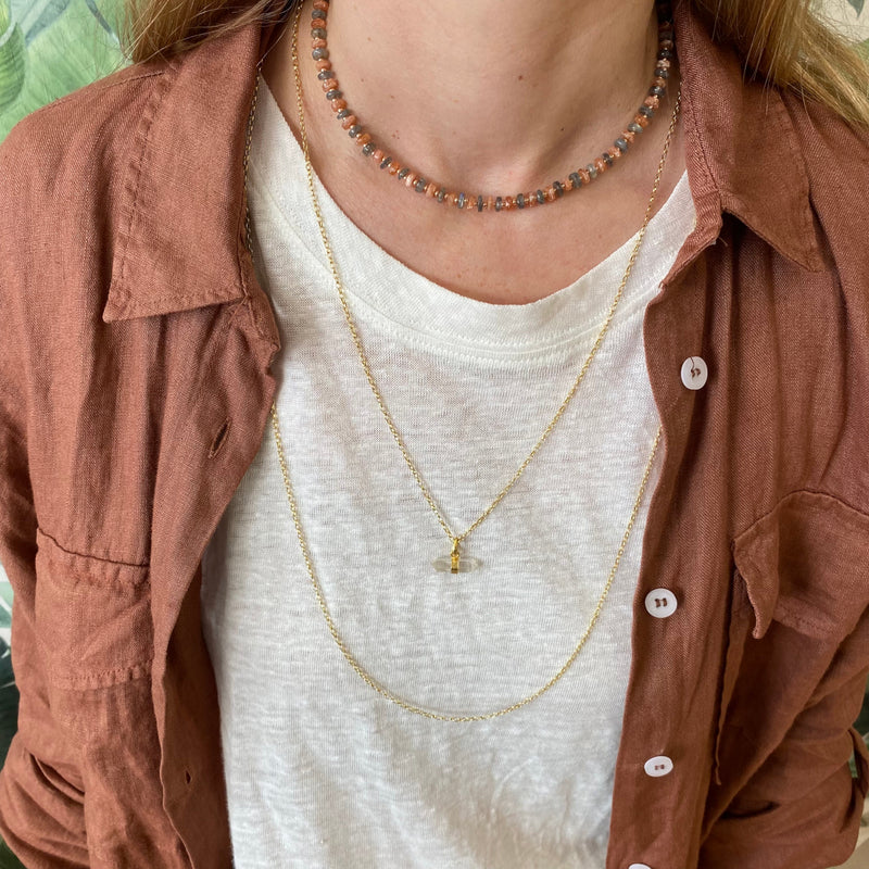 QUARTZ STONE NECKLACE IN GOLD