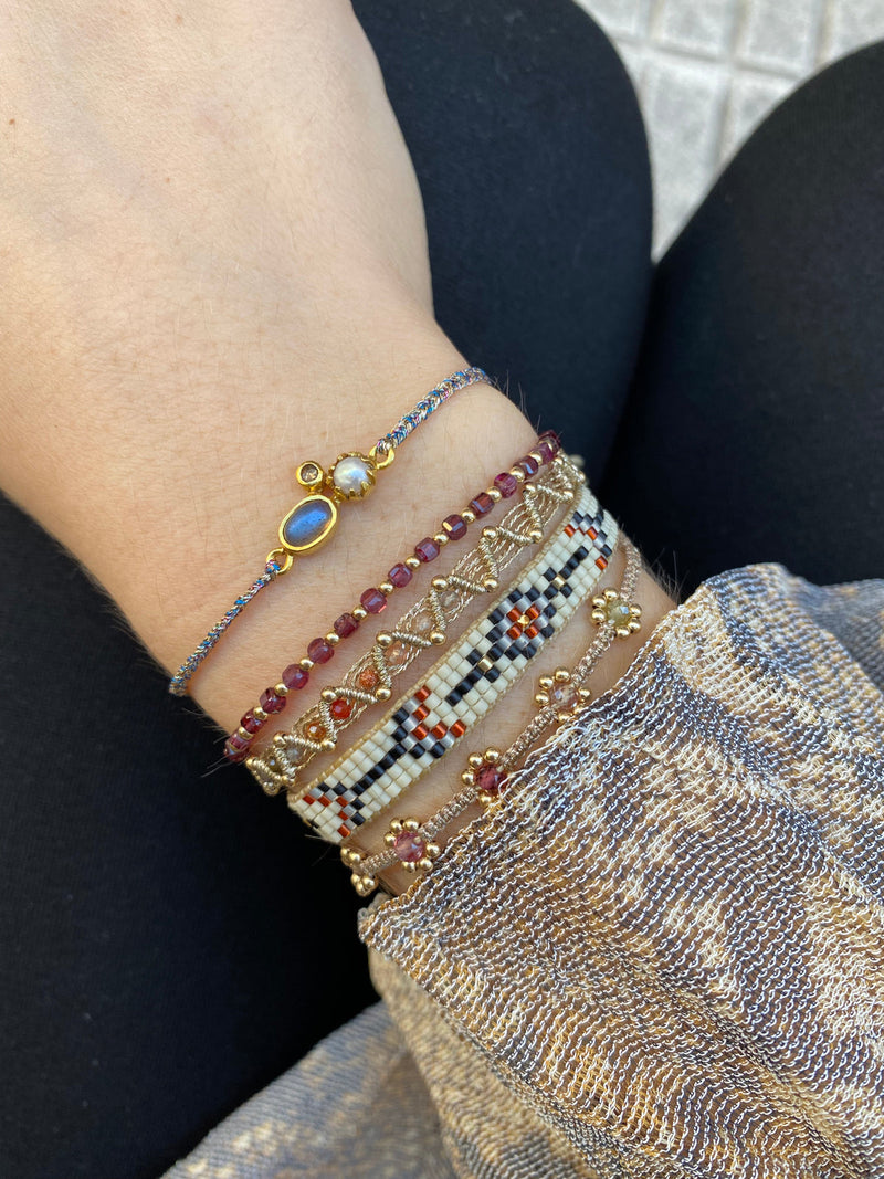 SCARLETT HANDMADE BRACELET FEATURING ALMANDITE STONES AND GOLD BEADS