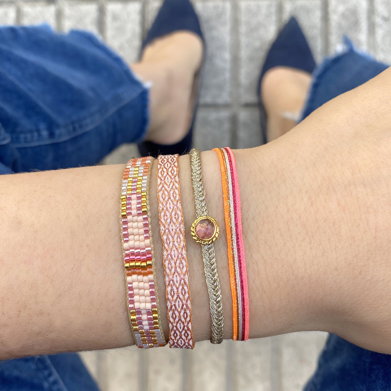 BASIC HANDWOVEN SPARKLE BRACELET IN PALE PINK AND ORANGE TONES