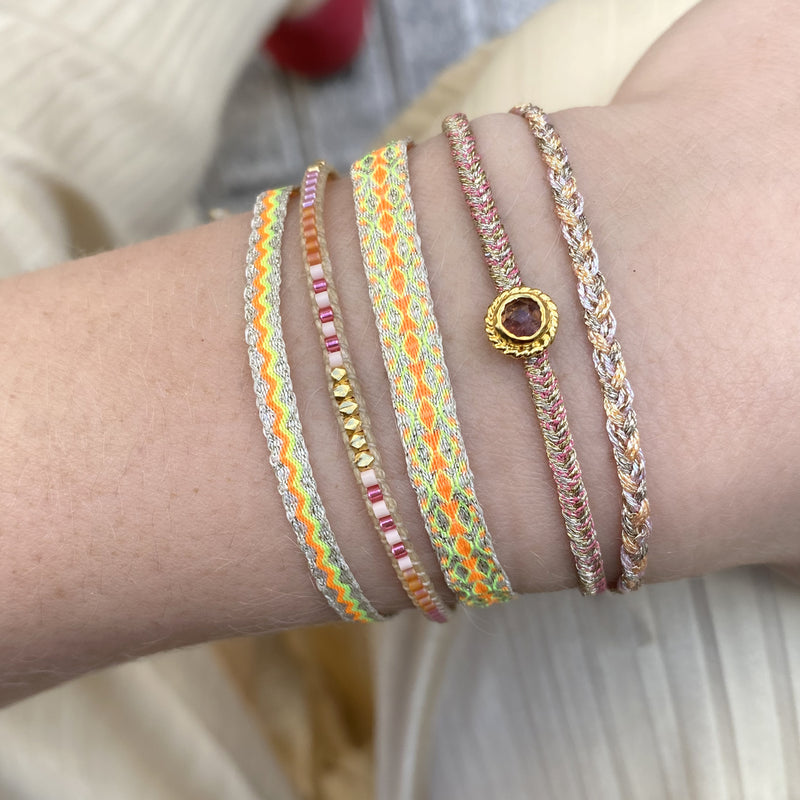 BASIC NEON HANDWOVEN BRACELET IN GOLD, YELLOW AND ORANGE