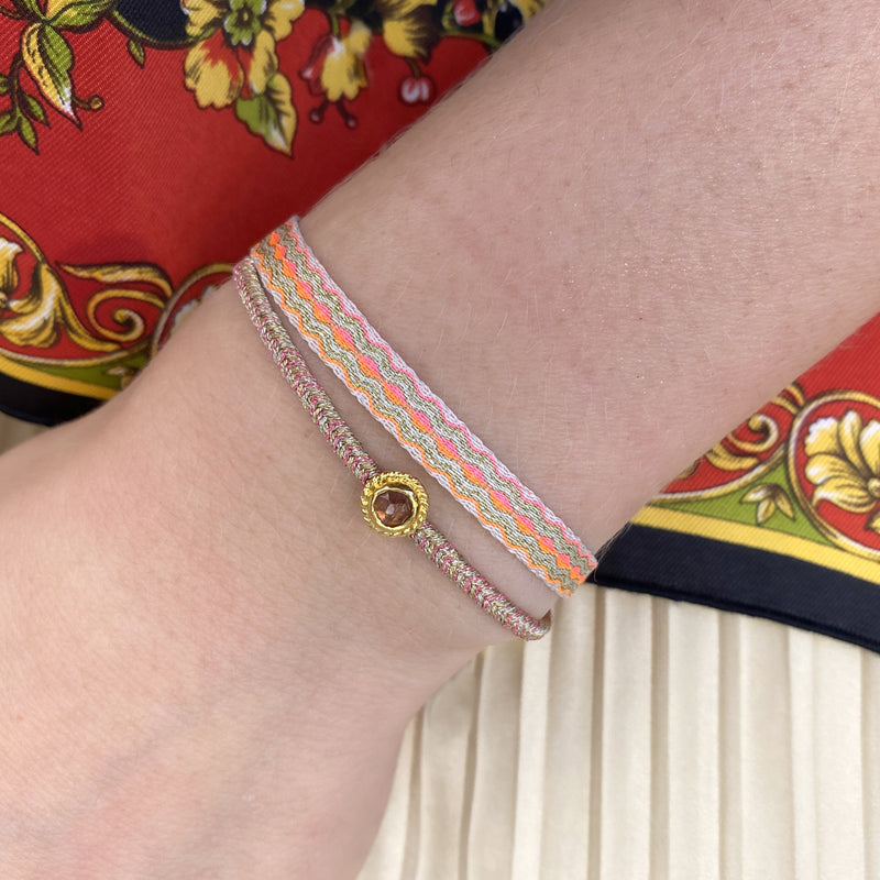 HANDWOVEN BASIC BRACELET IN NEON PINK AND GOLD