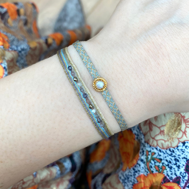 COLOURZIP HANDMADE BRACELET WITH INTERMIXED STONES IN BLUE AND NEUTRAL TONES
