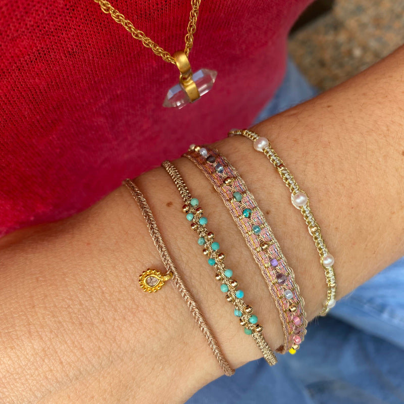 HANDMADE NORA BRACELET IN GOLD WITH TURQUOISE SEMI-PRECIOUS STONES